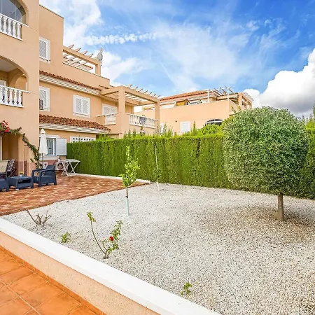 Belvilla By Oyo Lovely Bungalow With Swimming Pool Hébergement de vacances